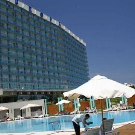 Ana Europa إيفوري نورد